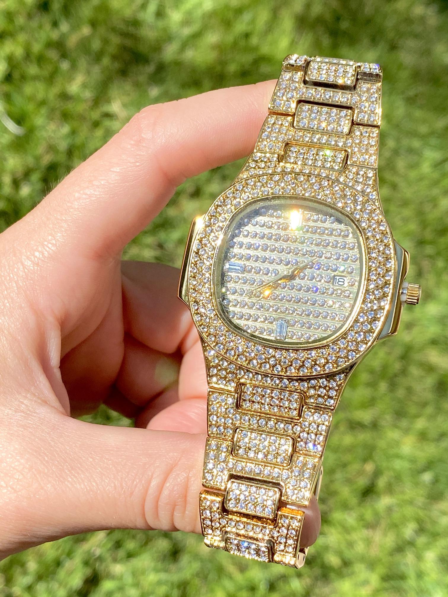 Gold iced-out watch with grid pavé dial and bracelet in gift box – luxury streetwear timepiece