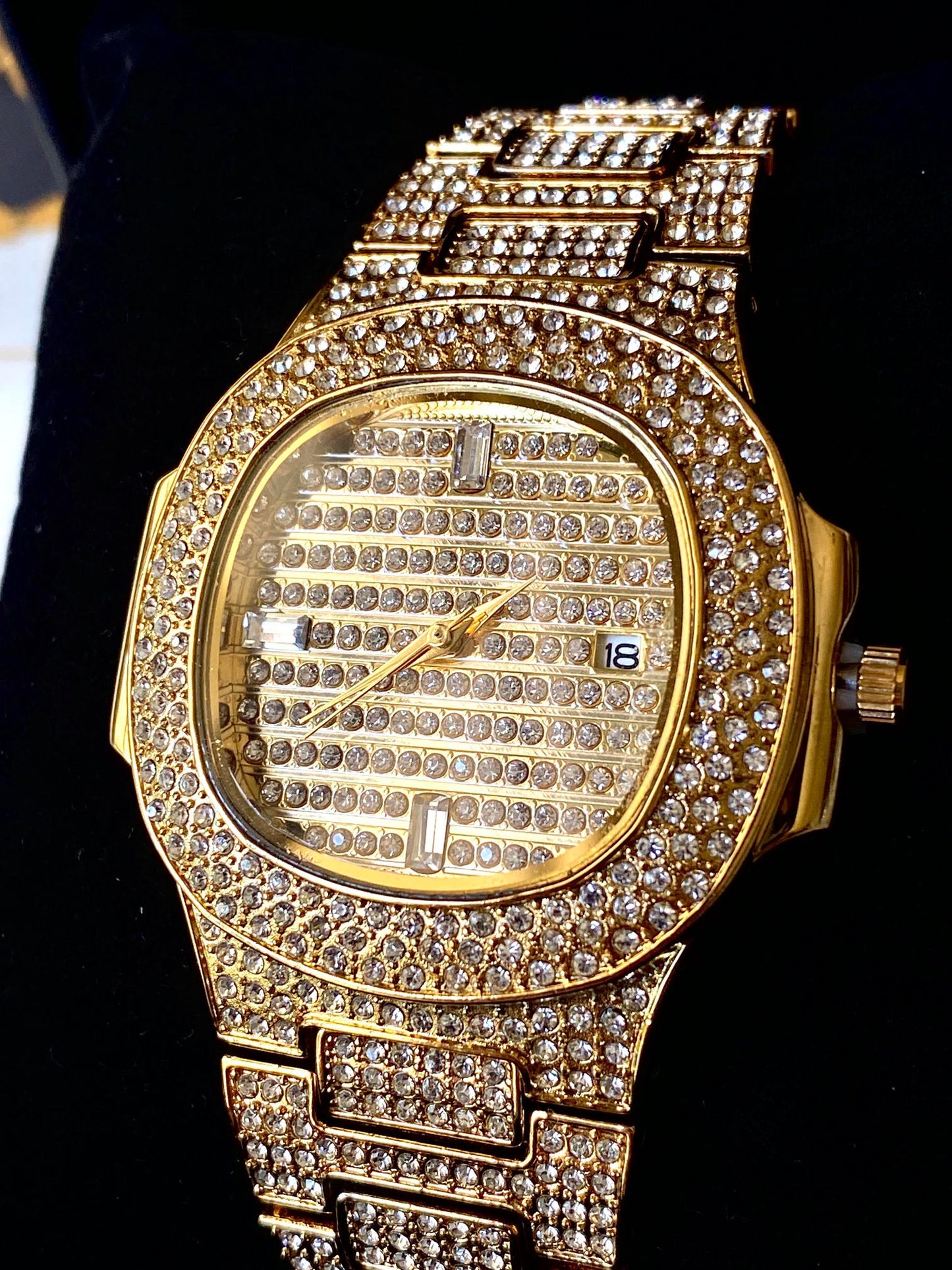 Gold iced-out watch with grid pavé dial and bracelet in gift box – luxury streetwear timepiece