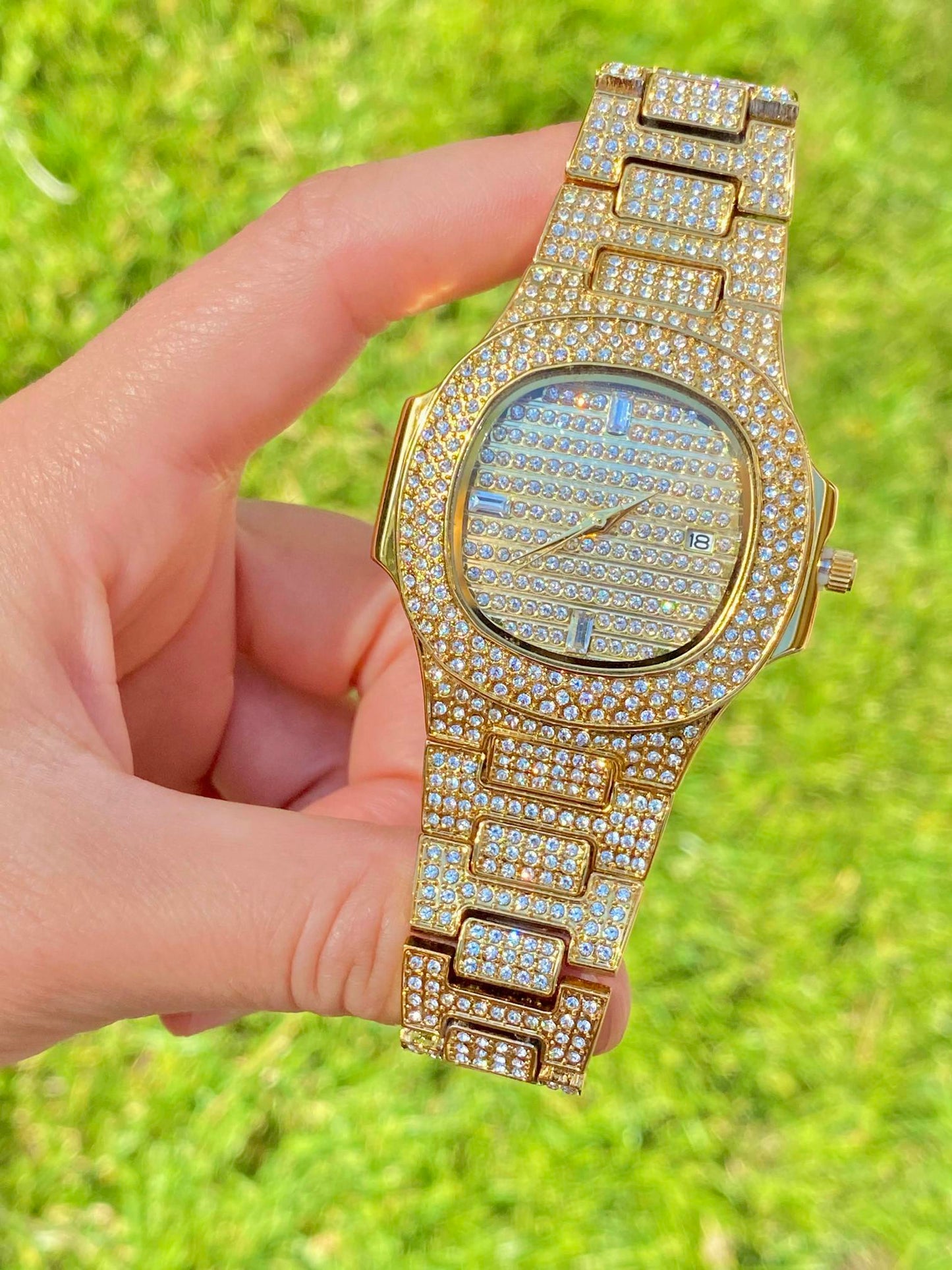 Gold iced-out watch with grid pavé dial and bracelet in gift box – luxury streetwear timepiece
