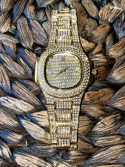 Gold iced-out watch with grid pavé dial and bracelet in gift box – luxury streetwear timepiece