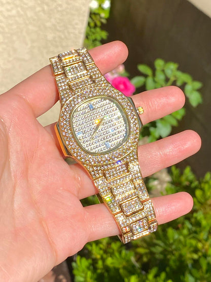 Gold iced-out watch with grid pavé dial and bracelet in gift box – luxury streetwear timepiece