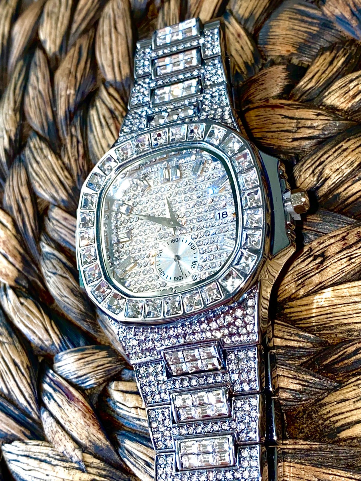 Luxury iced-out silver square watch with pavé dial and baguette bezel – platinum urban fashion