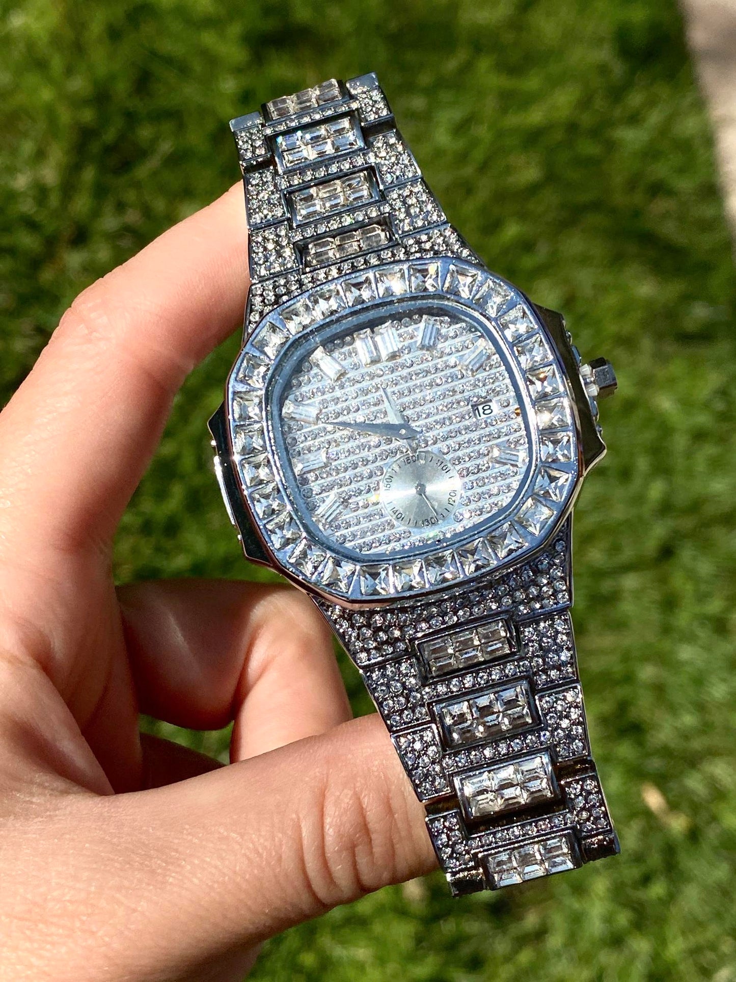 Luxury iced-out silver square watch with pavé dial and baguette bezel – platinum urban fashion