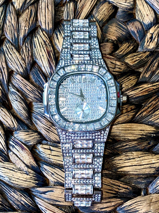 Luxury iced-out silver square watch with pavé dial and baguette bezel – platinum urban fashion
